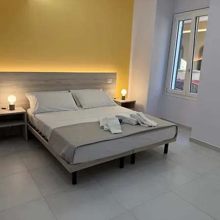 Molo Mazzini Nocleg ze śniadaniem *